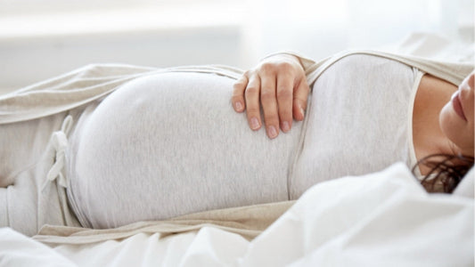 Cómo dormir mejor durante el embarazo: 5 cambios sencillos que realmente funcionan