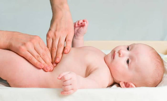 Mini-guía: aliviar gases y cólicos en bebés